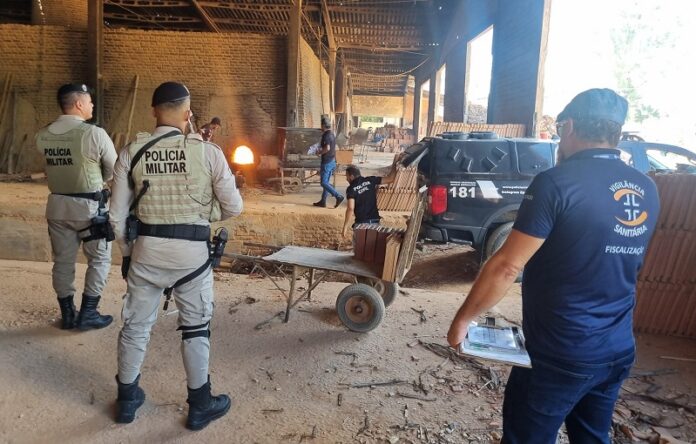 policia-civil-incinera-mais-de-77-kg-de-maconha,-cocaina-e-crack-apreendidos-em-itamaraju