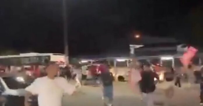 video-mostra-homem-atirando-para-o-alto-durante-manifestacao-pro-lula-na-universidade-de-sergipe