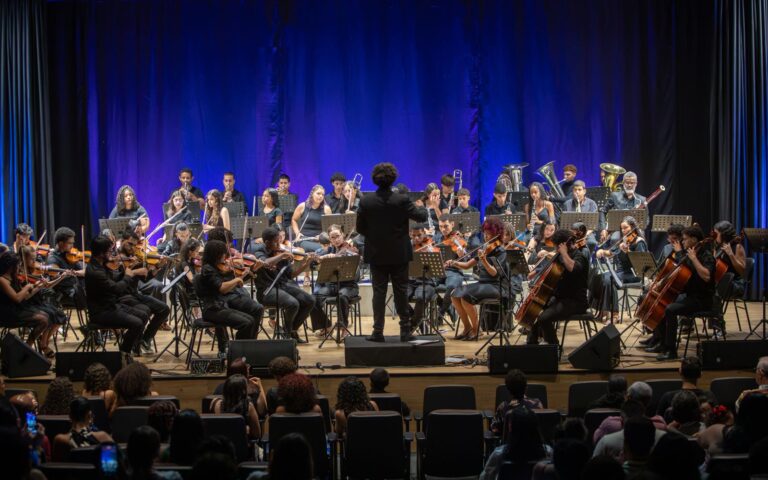 neojiba-comemora-sete-anos-de-atuacao-em-teixeira-de-freitas-com-concertos-no-teatro-escola