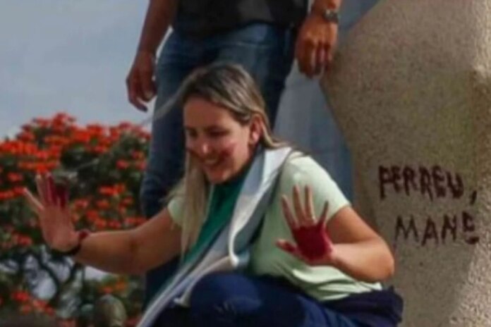 debora-do-batom-pode-conseguir-livramento-condicional-em-meio-ano