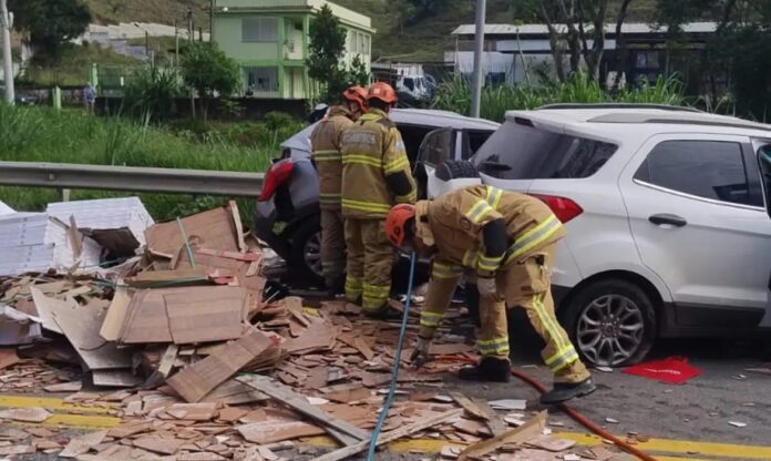 colisao-na-br-393,-rj,-resulta-em-cinco-mortos-e-nove-feridos