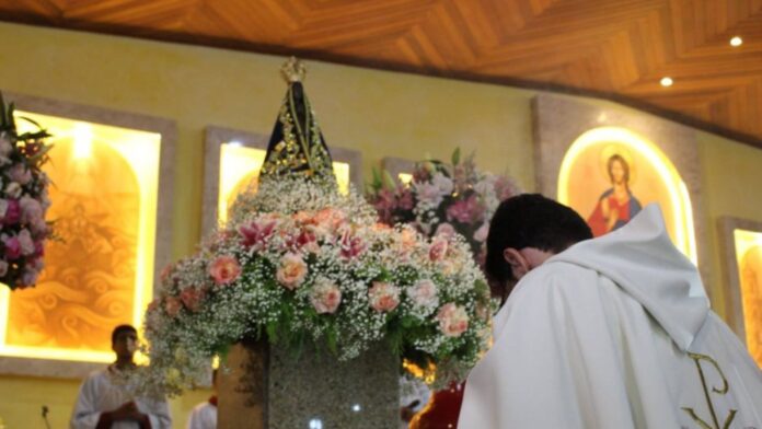 festa-de-nossa-senhora-aparecida:-procissao-e-missas-no-imbui