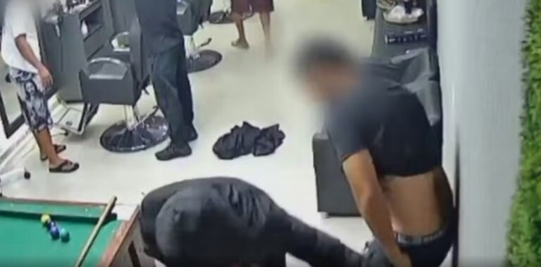 assalto-na-bahia:-homem-e-obrigado-a-abaixar-as-calcas,-video-registra-o-momento