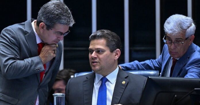 alcolombre-abre-debate-jornada-6×1;-randolfe-diz-flavio-fara-l-ate-25