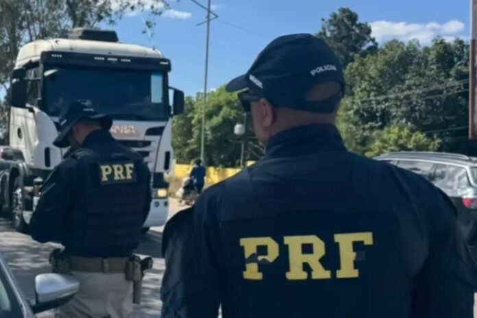 policia-prende-cinco-suspeitos-no-sudoeste-baiano-por-invadir-e-furtar-condominios-de-luxo-no-ceara