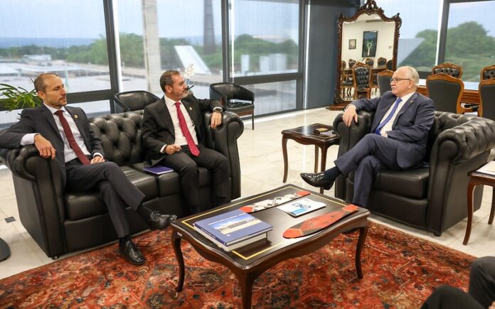 fachin-e-andrei-rodrigues-debatem-as-investigacoes-do-caso-master