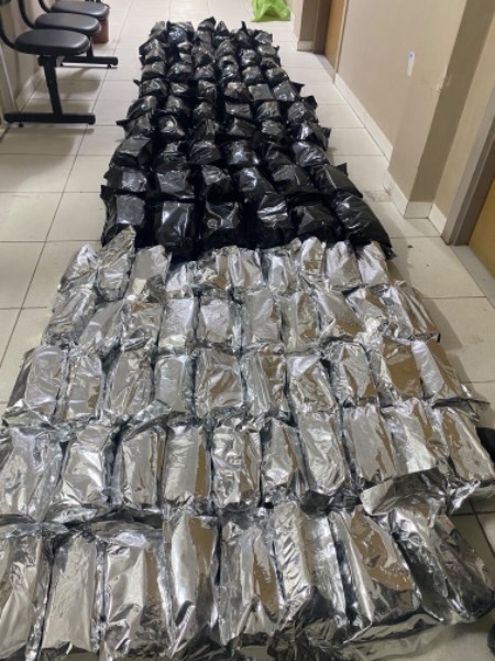 pm-prende-motorista-por-trafico-em-serrinha;-apreende-90-kg-de-maconha
