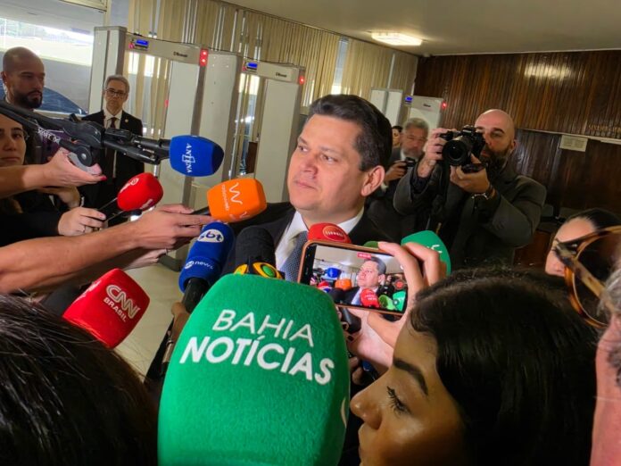 alcolumbre-aposta-na-pec-que-encerra-6×1-em-2-turnos-hoje-a-tarde