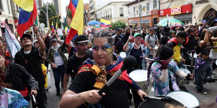 protestos-ganham-as-ruas-da-colombia-contra-o-governo-de-la-espriella