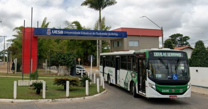 terceirizados-da-uesb-promovem-paralisacao-de-atividades-em-vitoria-da-conquista,-jequie-e-itapetinga