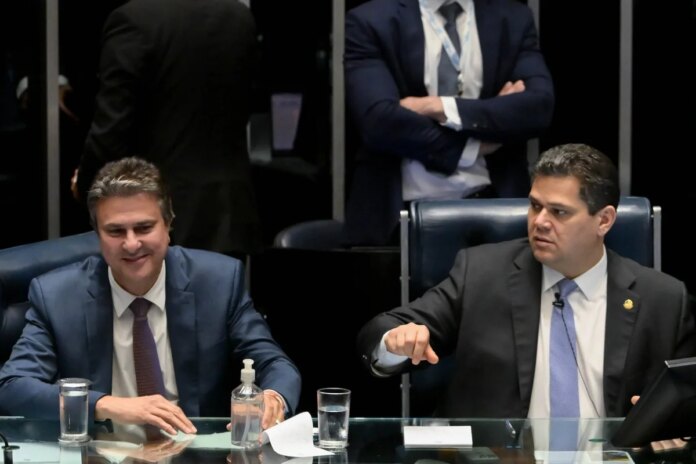 6×1:-alcolumbre-diz-a-camilo-santana:-‘nao-te-disse-que-ia-dar-certo?’