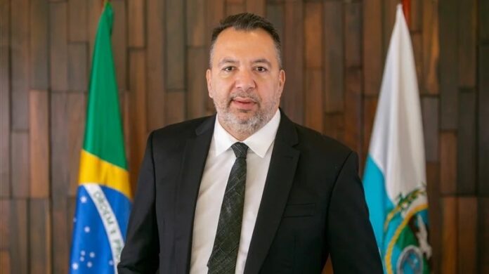 policia-federal-prende-deputado-estadual-marcio-canella-no-rio-de-janeiro-durante-a-operacao-unha-e-carne-8