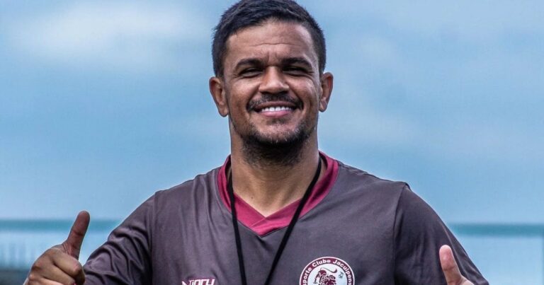 rafael-bastos,-ex-bahia-e-vitoria,-assume-cargo-de-auxiliar-tecnico-no-jacuipense