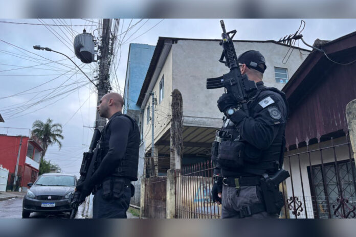 grupo-sob-comando-de-faccionado-preso-cobra-r$-10-mil-para-nao-expor-nudes