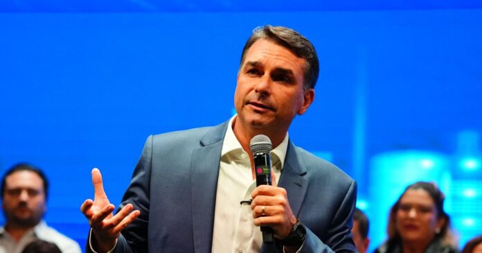 flavio-bolsonaro-e-o-pl-pagaram-r$-731-mil-a-empresa-apontada-pela-intercept-como-suspeita-de-manipulacao