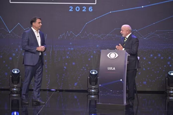 pericia-em-veiculo-ligado-a-flavio-bolsonaro-ocorre-apos-suspeita-de-bomba-durante-debate-na-band