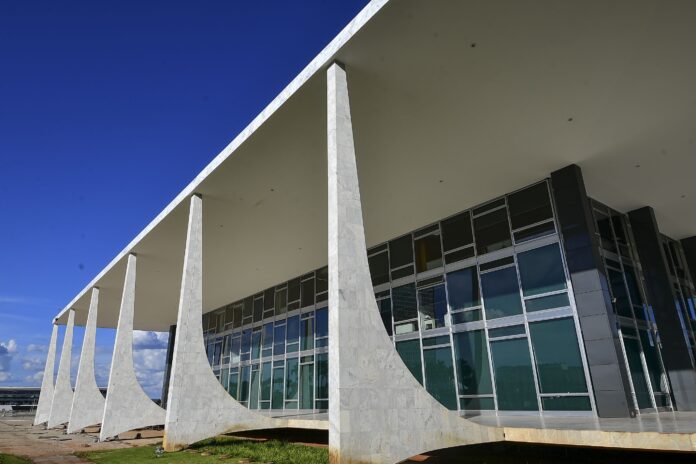 stf-ratifica-lei-baiana-contra-fake-news-e-encerra-acao-movida-pelo-pl