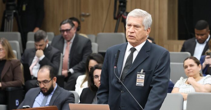 cnj-afasta-desembargador-por-120-dias-apos-confronto-com-o-ministro-edson-fachin