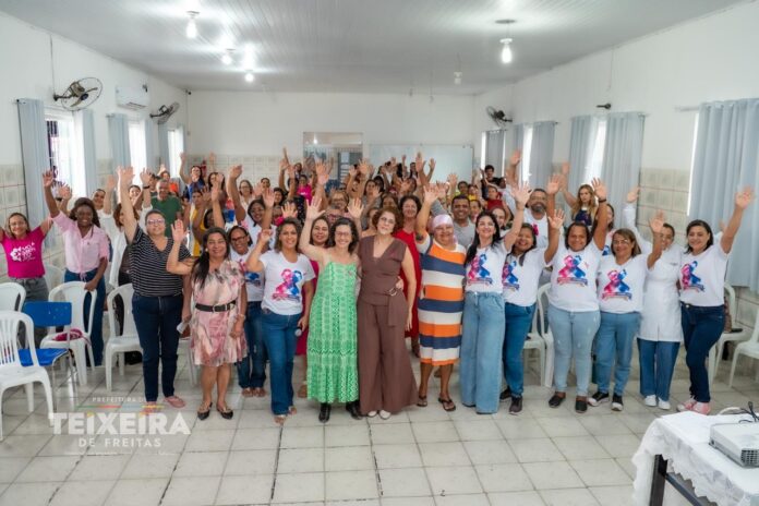 ubs-monte-castelo-realiza-acao-do-outubro-rosa-para-cerca-de-100-mulheres-com-palestra-de-mastologista-em-teixeira-de-freitas,-bahia