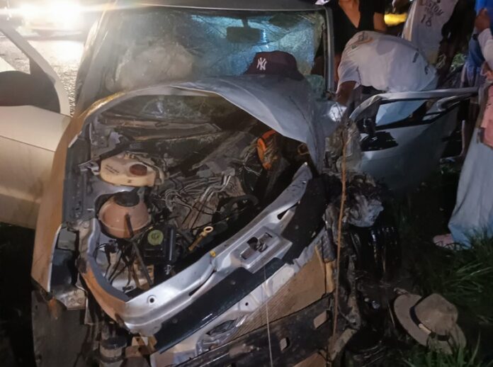 acidente-na-ba-290-envolve-onibus-com-estudantes-e-deixa-motorista-de-carro-de-locadora-gravemente-ferido