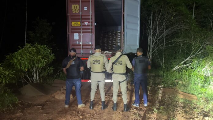 policia-recupera-carregamento-de-cacau-em-po-de-r$-500-mil-apos-roubo-de-caminhao-no-sul-da-bahia