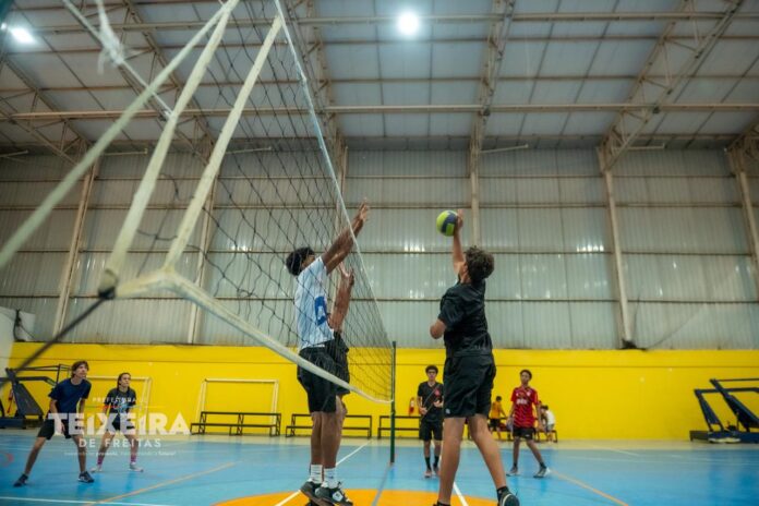 futsal-e-volei-movimentam-a-estacao-cidadania-em-teixeira-de-freitas