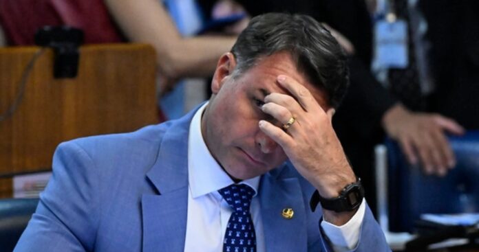 durante-a-campanha,-flavio-continuou-atuando-como-advogado-de-cliente-que-lhe-pagou-r$-3-milhoes.