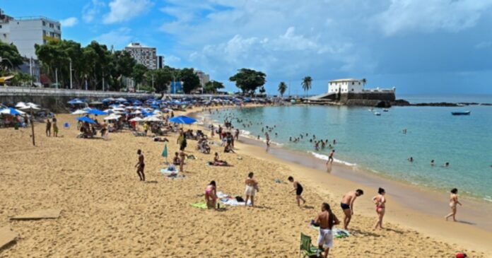 inema-aponta-29-pontos-improprios-para-banho-em-praias-de-salvador;-confira-a-lista