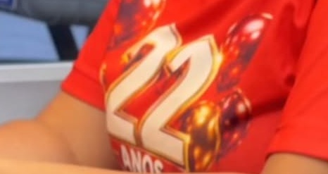 Justiça proíbe Redemix de usar camisas da campanha de 22 anos; multa de R$ 50 mil