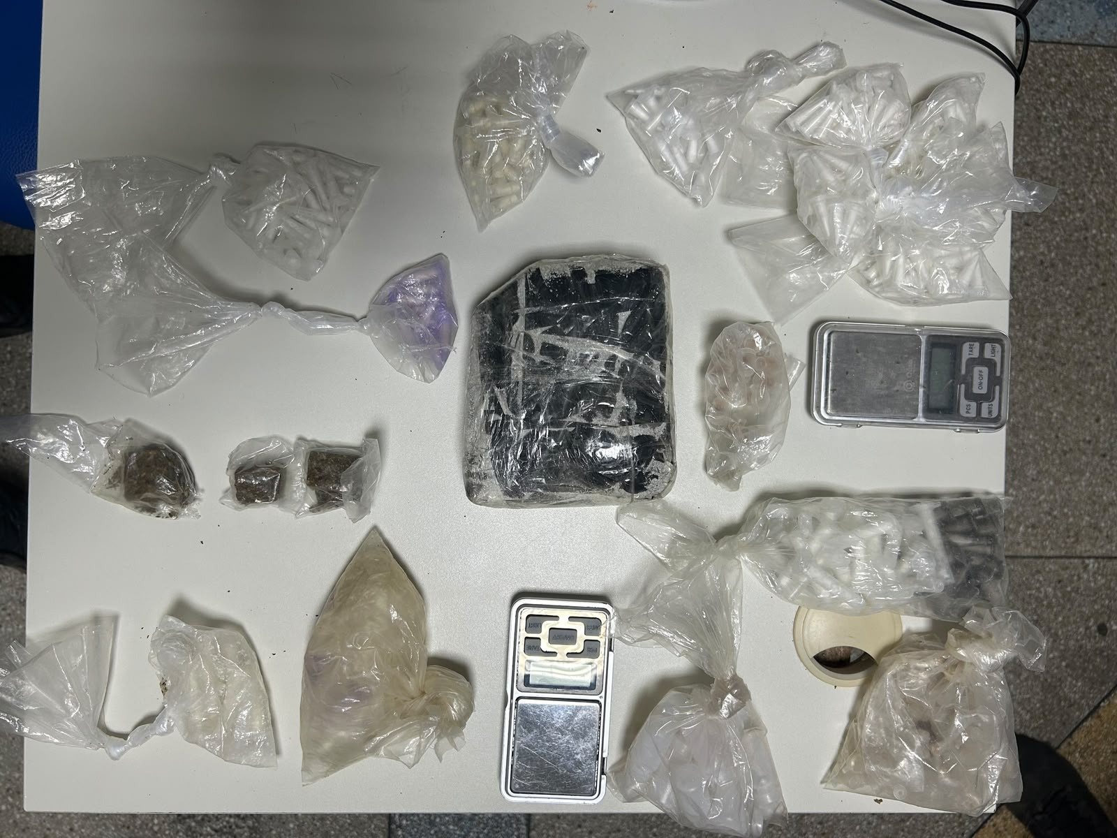 PM apreende drogas em Vila Canária após denúncia de homens armados