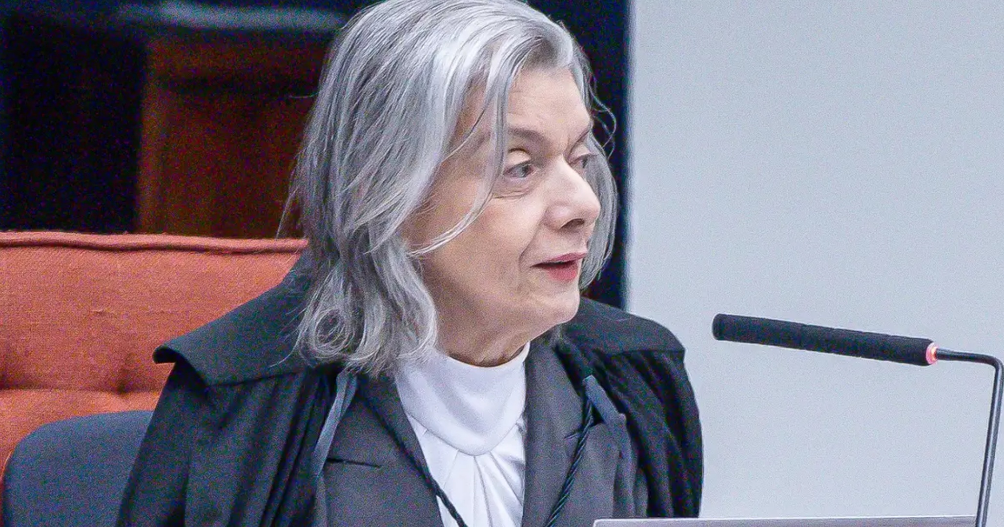 Cármen Lúcia nega pedido de Lula para ampliar transporte gratuito entre estados
