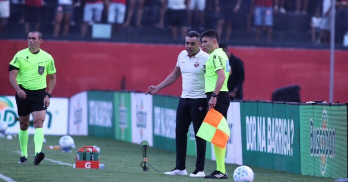 jair-ventura-exalta-atuacao-do-vitoria-e-lamenta-empate-com-o-athletico