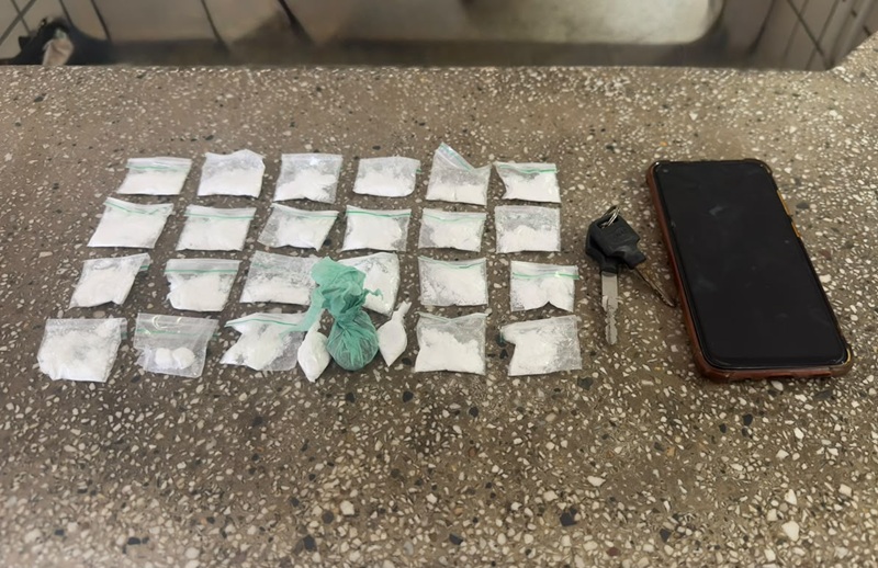 pm-prende-individuo-suspeito-de-trafico-de-drogas-em-teixeira-de-freitas