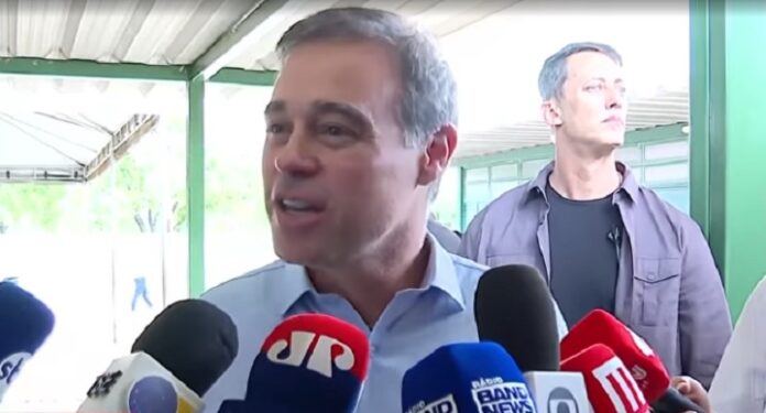 andre-mendonca-vota-no-segundo-turno-em-brasilia-e-fala-em-comeco-de-um-‘novo-ciclo’-no-brasil
