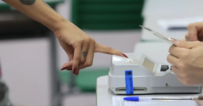 abstencao-cai-no-2o-turno-e-atinge-menor-indice-em-20-anos-nas-eleicoes-de-2026