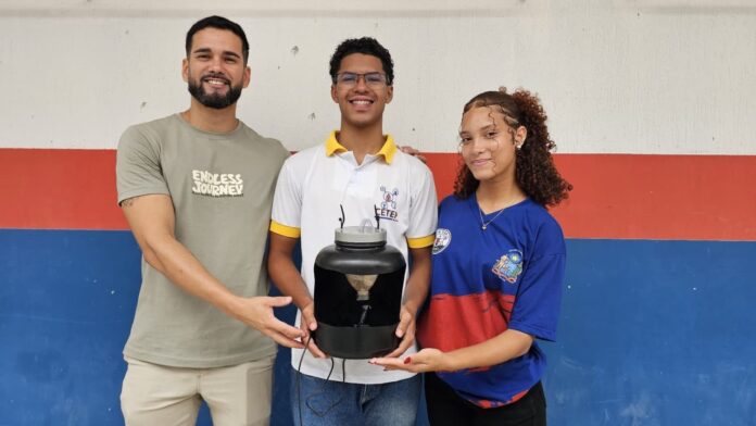 equipe-de-serrinha-cria-bebedouro-ecologico-para-gatos-com-baixo-custo