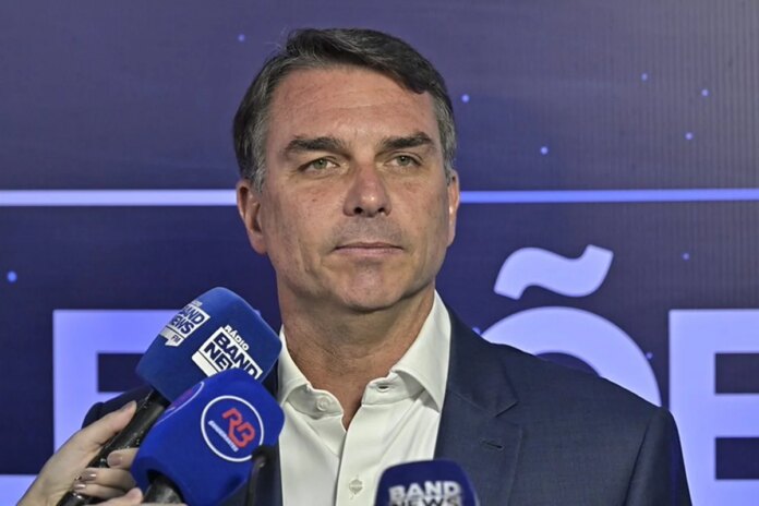 flavio-planeja-falar-a-imprensa-nos-eua-para-esclarecer-fuga