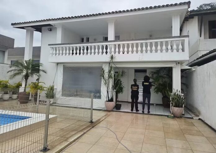 pf-cumpre-mandados-em-porto-seguro-na-apuracao-de-contratos-da-merenda-escolar