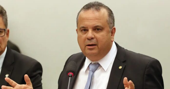 ex-coordenador-nao-sabe-paradeiro-de-flavio-bolsonaro-apos-derrota-nas-urnas;-queria-tirar-um-tempo
