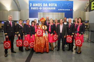 voo-paris-salvador-completa-dois-anos-com-celebracoes-da-bahia-e-air-france