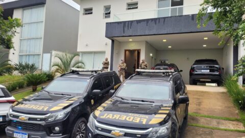 PF cumpre mandados em Salvador e Amélia Rodrigues contra tráfico e venda de armas