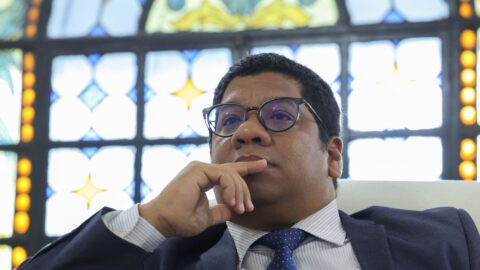 Embaixador afirma risco real de invasão dos EUA a Cuba