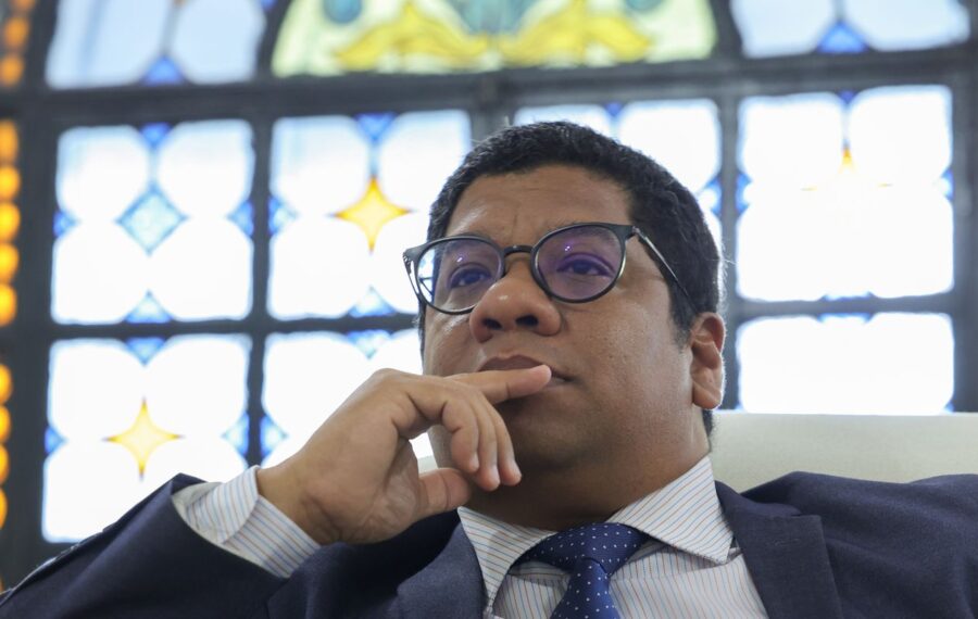 Embaixador afirma risco real de invasão dos EUA a Cuba