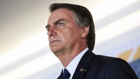STF avalia vias para revisão da pena de ex-presidente Jair Bolsonaro