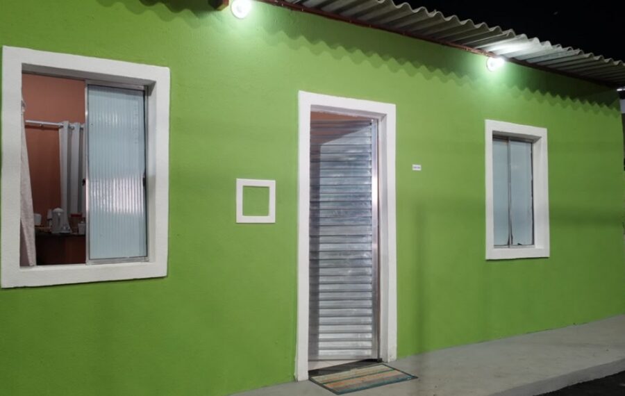 Prefeitura de Salvador entrega 98 moradias; Fazenda Grande IV registra quase 400 casas reformadas