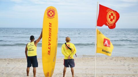 Salvamar aumenta equipes de resgate e eleva o número de postos de salva-vidas nas praias de Salvador durante o feriado de Finados