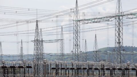 Aneel projeta três leilões de transmissão de energia para 2027
