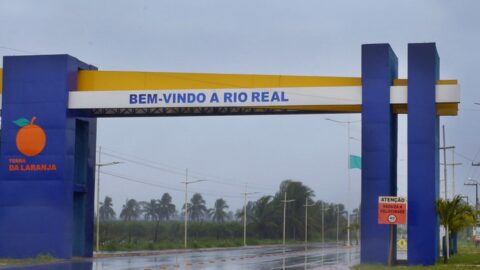 Chuvas causam emergências em 13 cidades da Bahia; BA-413 permanece interditada