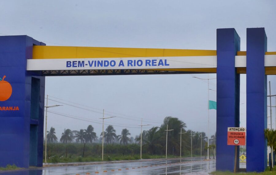 Chuvas causam emergências em 13 cidades da Bahia; BA-413 permanece interditada