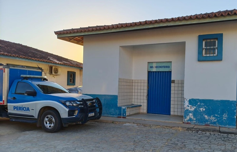 Homem que enfrentava alcoolismo e depressão é encontrado morto em casa; Polícia Civil investiga o caso